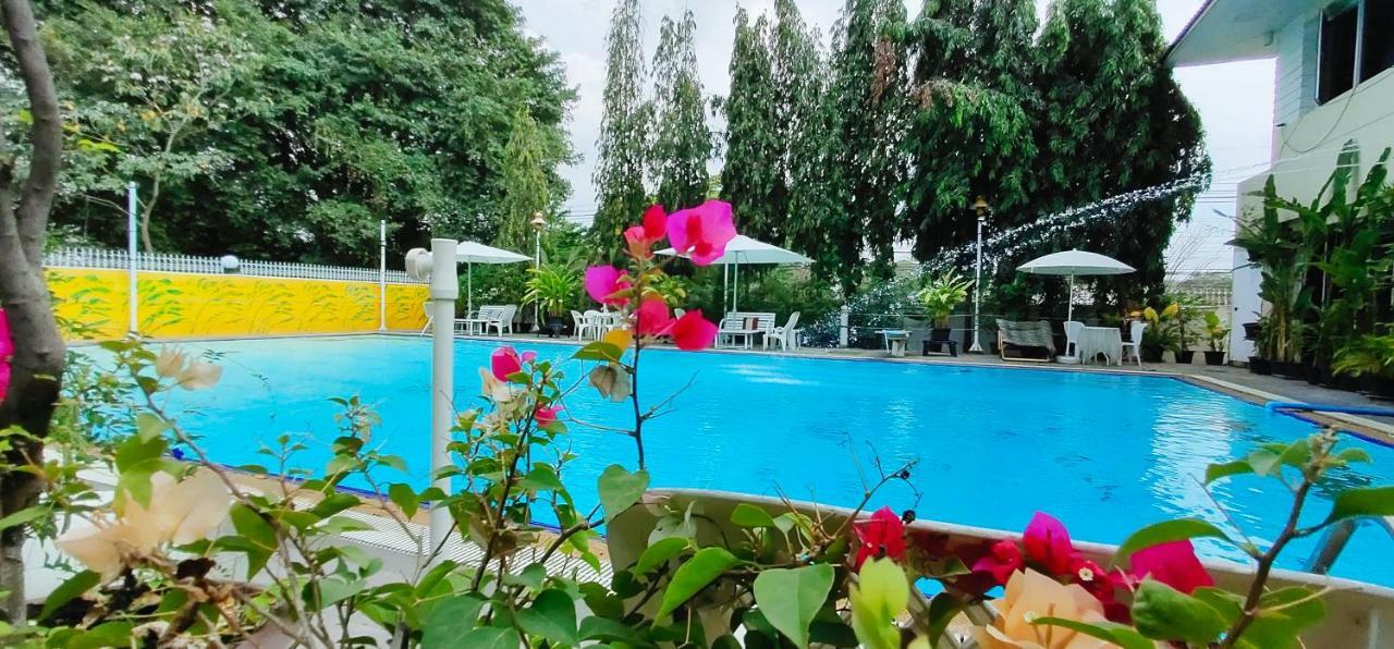 Asias Boutique Club /The Homestays Rangsit Esterno foto